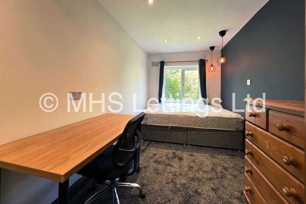 Photo of 4 Bedroom Semi-Detached House in 8 Trenic Crescent, Leeds, LS6 3DL
