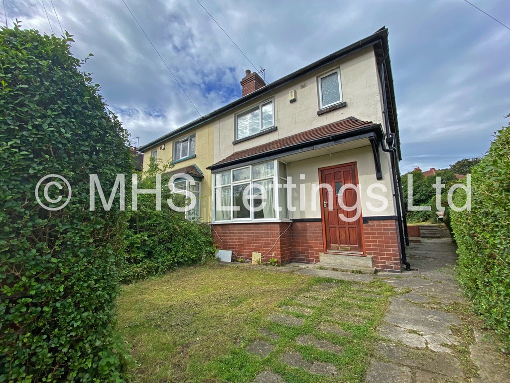 Photo of 4 Bedroom Semi-Detached House in 8 Trenic Crescent, Leeds, LS6 3DL