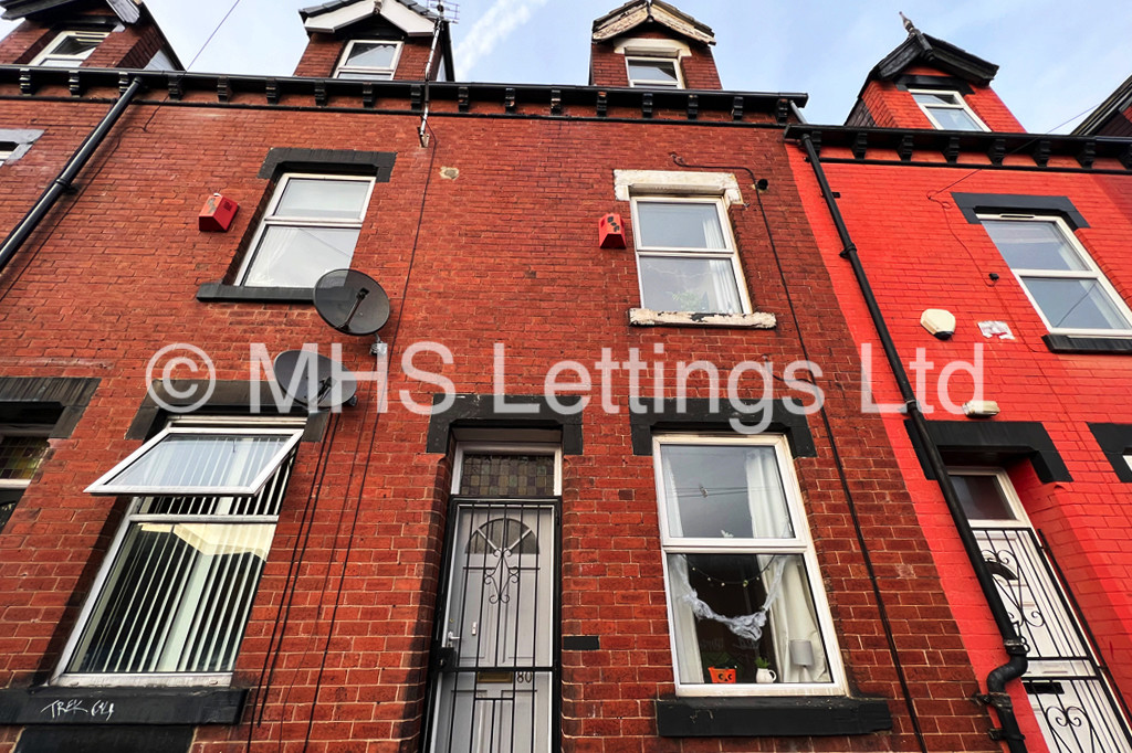 Photo of 5 Bedroom Mid Terraced House in 80 Harold Terrace, Leeds, LS6 1LD