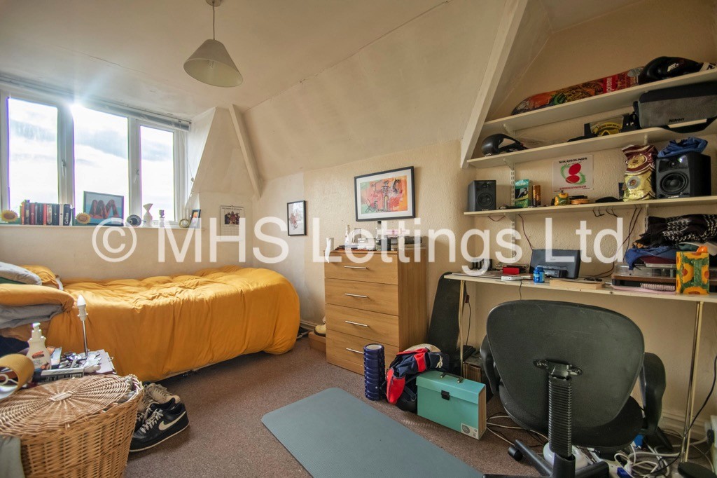 Photo of 3 Bedroom Flat in Flat D, Regent Lodge, Leeds, LS6 2DZ