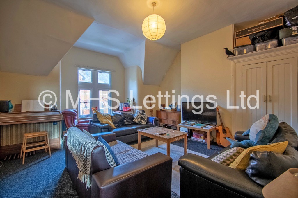 Photo of 3 Bedroom Flat in Flat D, Regent Lodge, Leeds, LS6 2DZ