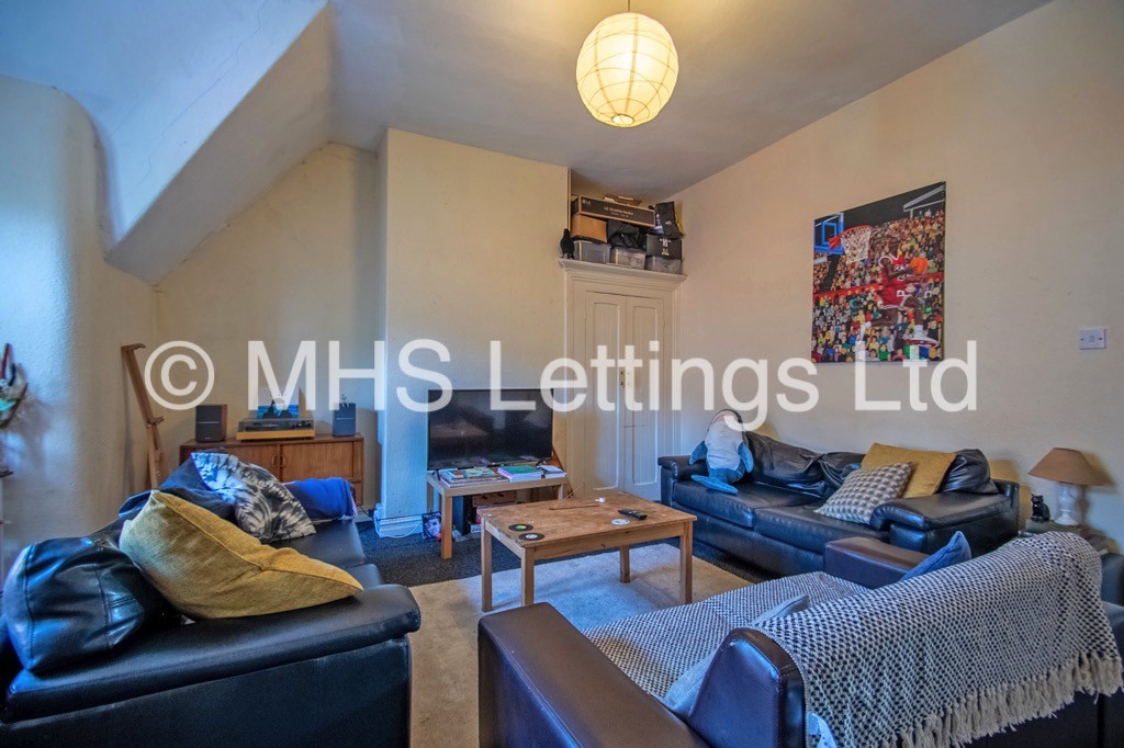 Photo of 3 Bedroom Flat in Flat D, Regent Lodge, Leeds, LS6 2DZ