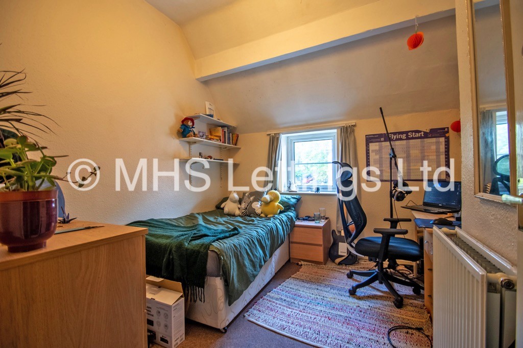 Photo of 3 Bedroom Flat in Flat D, Regent Lodge, Leeds, LS6 2DZ