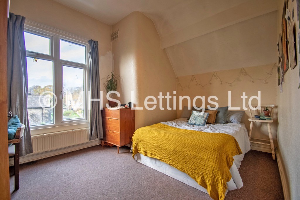 Photo of 3 Bedroom Flat in Flat D, Regent Lodge, Leeds, LS6 2DZ