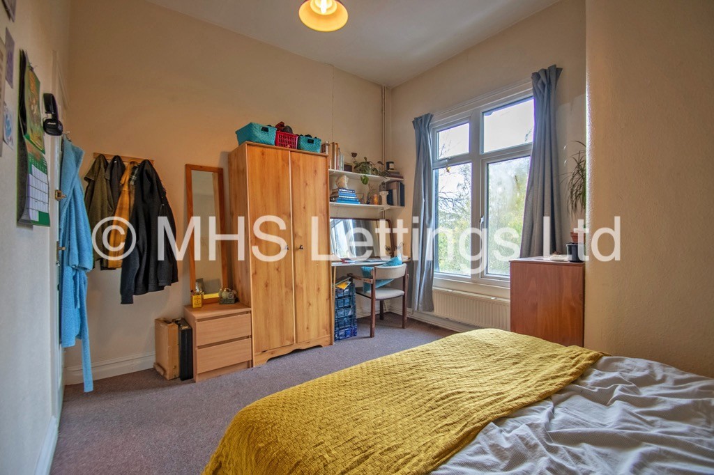 Photo of 3 Bedroom Flat in Flat D, Regent Lodge, Leeds, LS6 2DZ