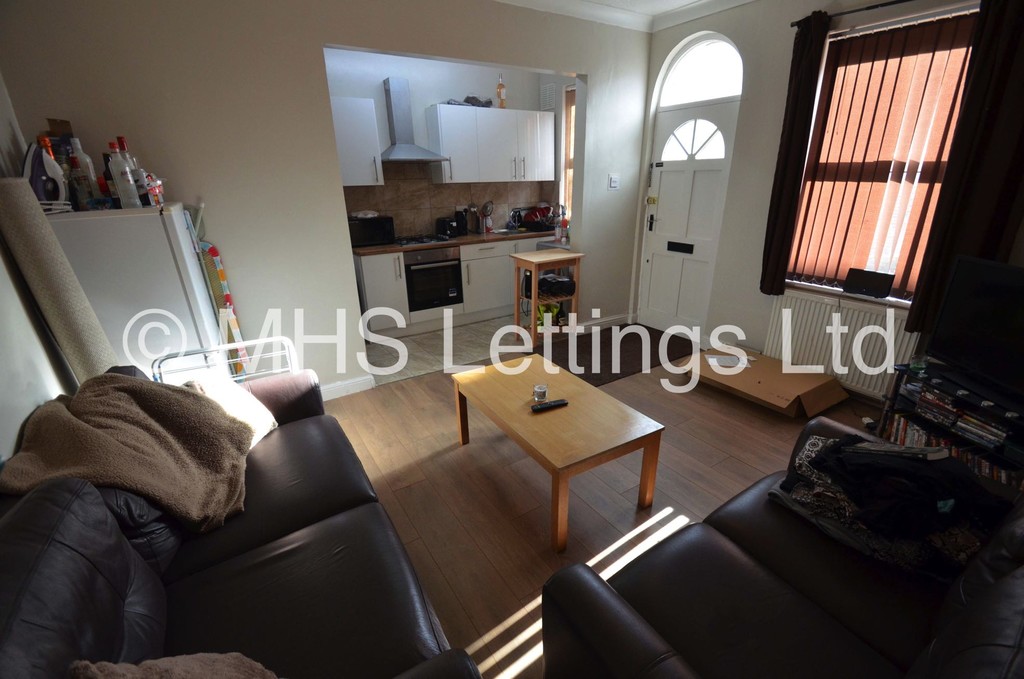 Photo of 2 Bedroom Mid Terraced House in 16 Harold Place, Leeds, LS6 1PQ
