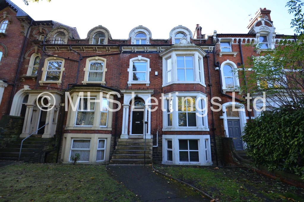 Photo of 10 Bedroom Mid Terraced House in 7 Moorland Road, Leeds, LS6 1AL